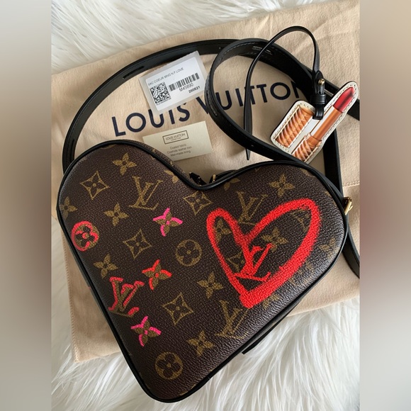 Brand New Louis Vuitton Limited Edition Fall in Love Sac Coeur Heart Bag - Picture 2 of 16